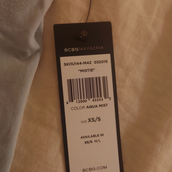 NWT Aqua BCBG MaxAzria "Mistie" essential Seamless Tank Top Built In Bra XS / S - Picture 3 of 10